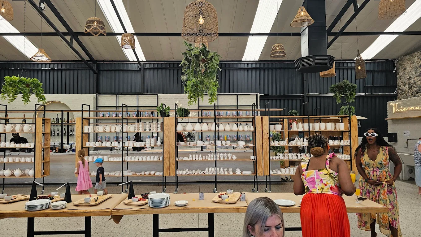 Clay Café, Maggies Farm