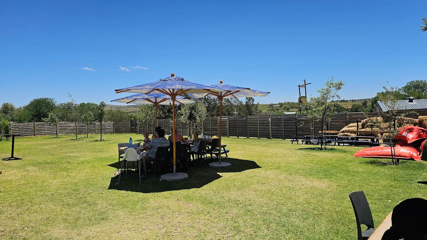 Clay Café, Maggies Farm